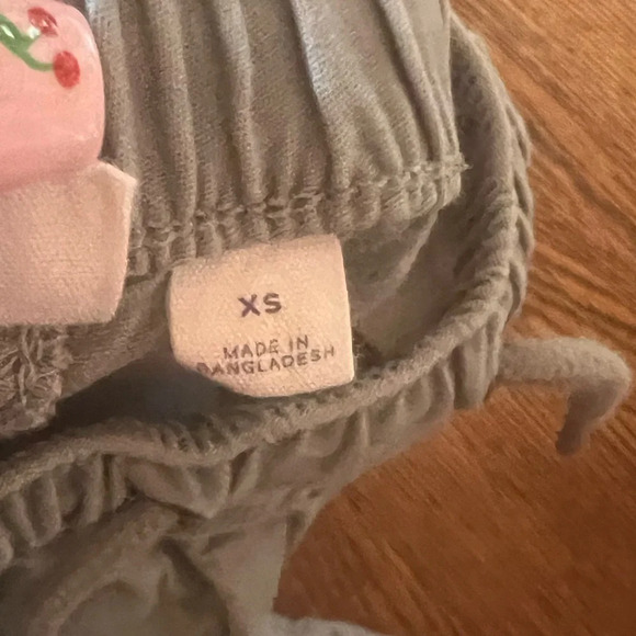 Gap Kids Cargo Pants - Grey EUC size 4/5 - Picture 4 of 8